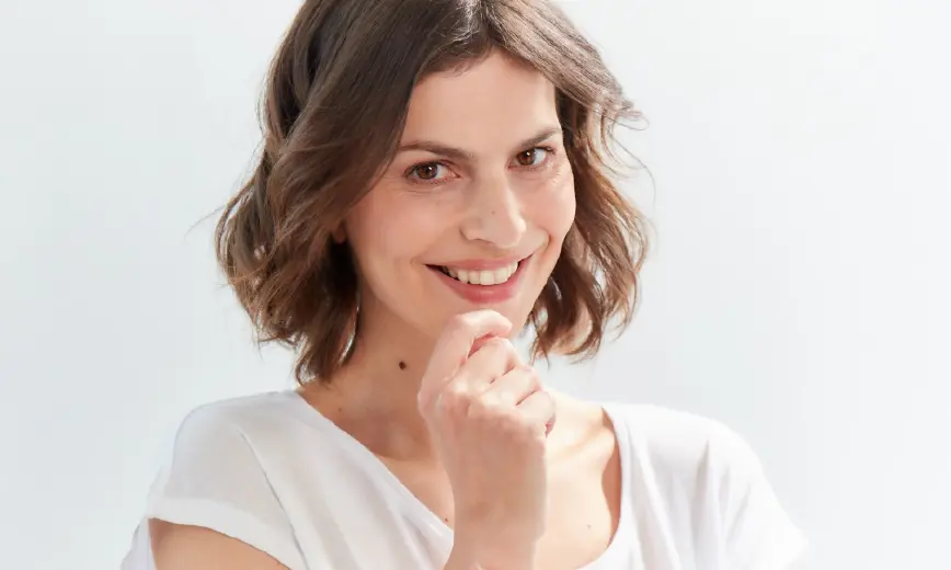 Usmievajúce sa dievča